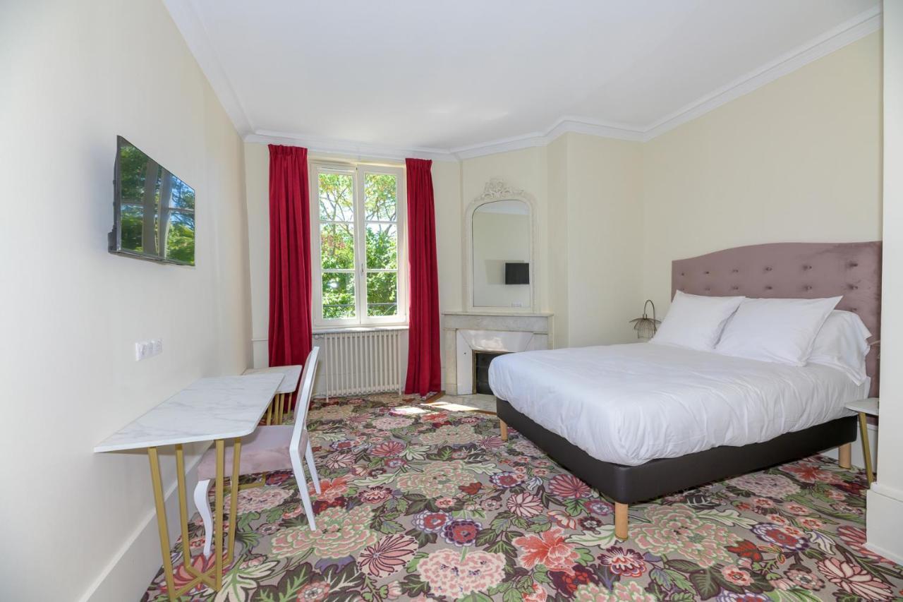 Logis Hotel Du Parc Pont-a-Mousson Bagian luar foto