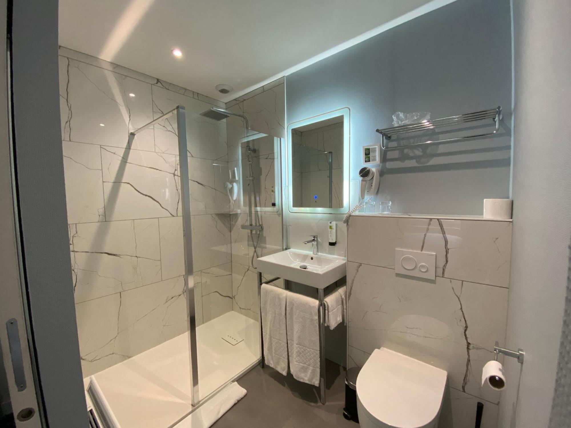 Logis Hotel Du Parc Pont-a-Mousson Bagian luar foto