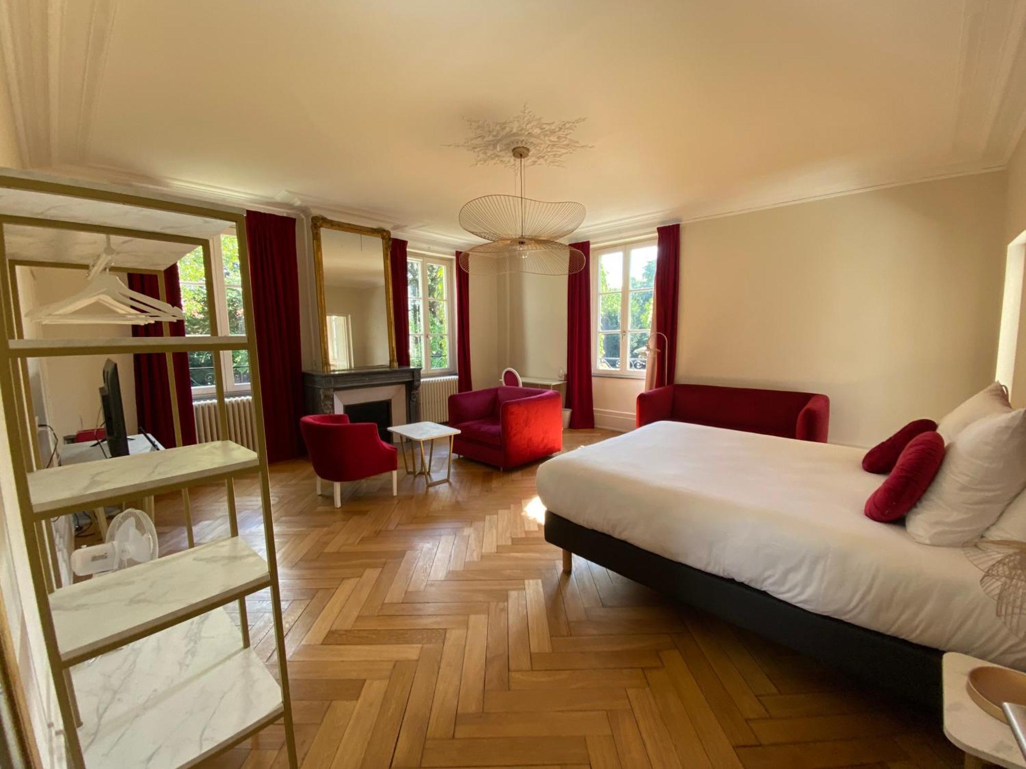 Logis Hotel Du Parc Pont-a-Mousson Bagian luar foto
