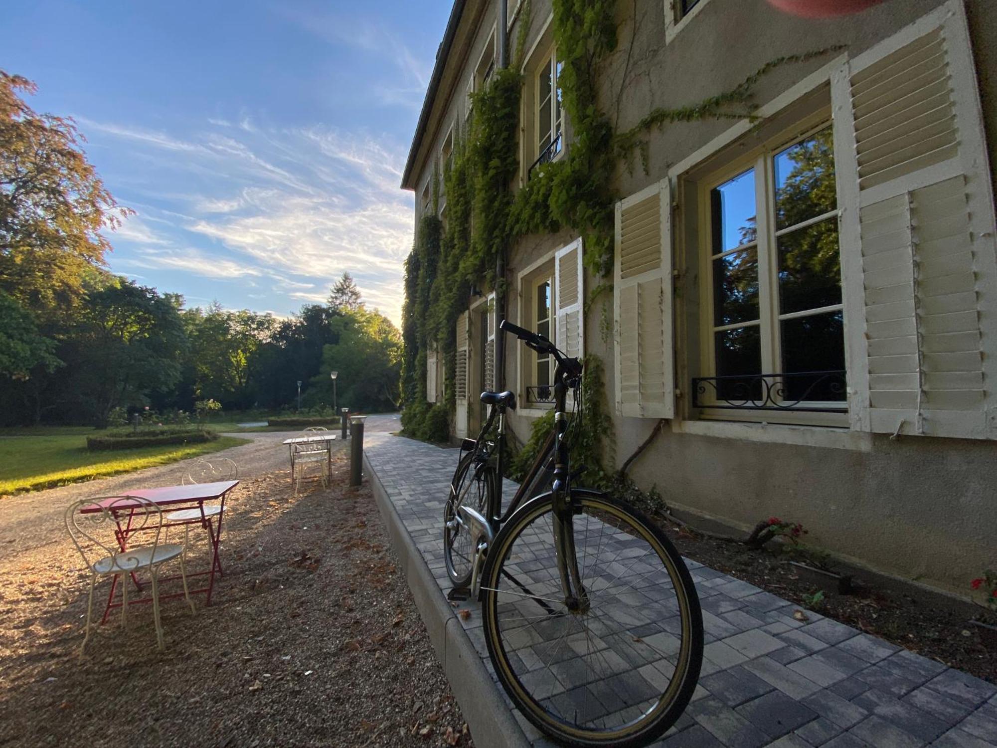Logis Hotel Du Parc Pont-a-Mousson Bagian luar foto