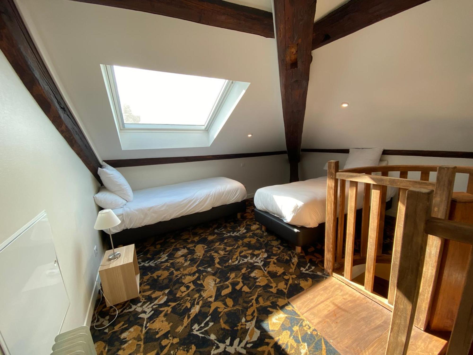Logis Hotel Du Parc Pont-a-Mousson Bagian luar foto