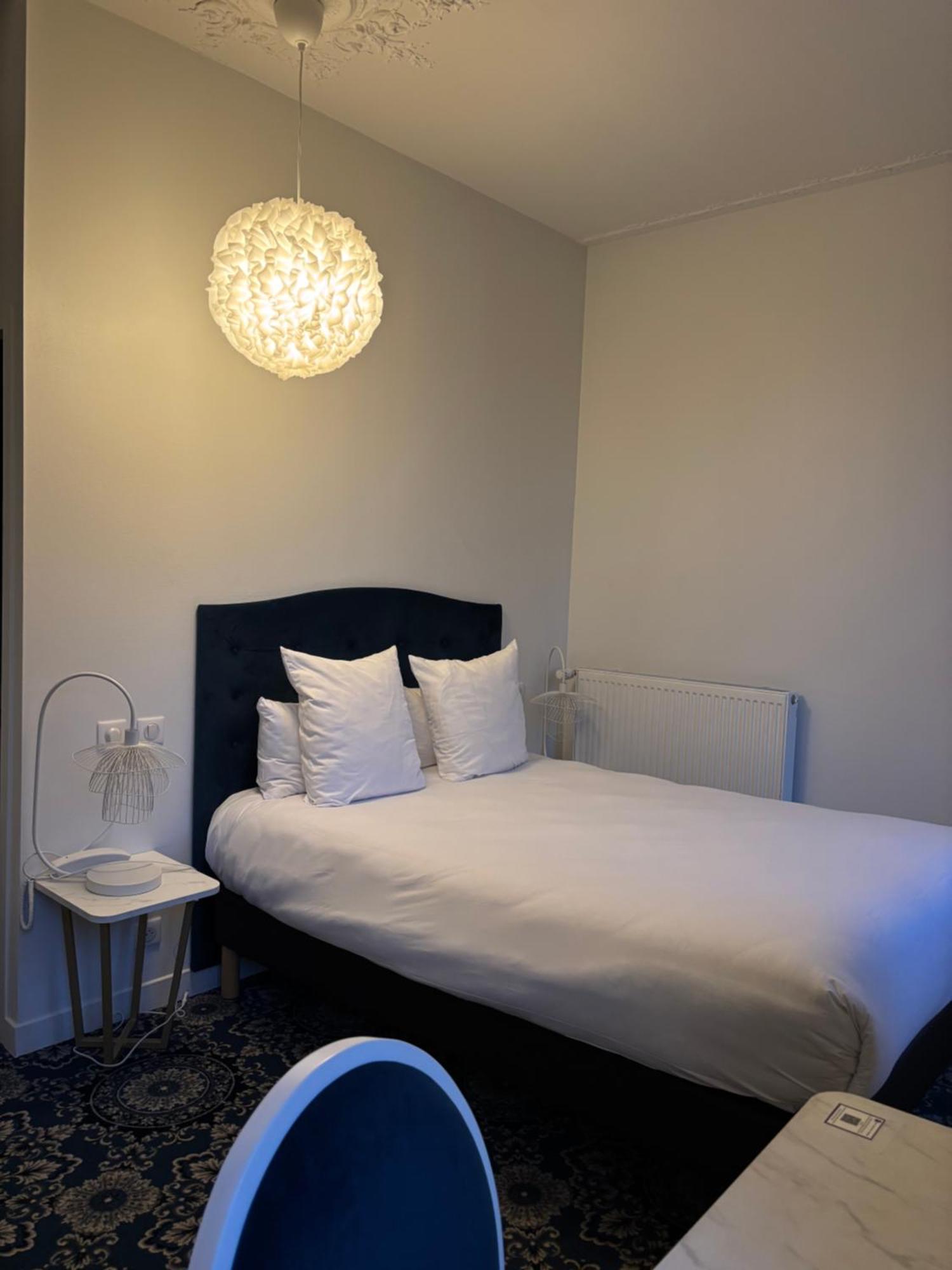 Logis Hotel Du Parc Pont-a-Mousson Bagian luar foto
