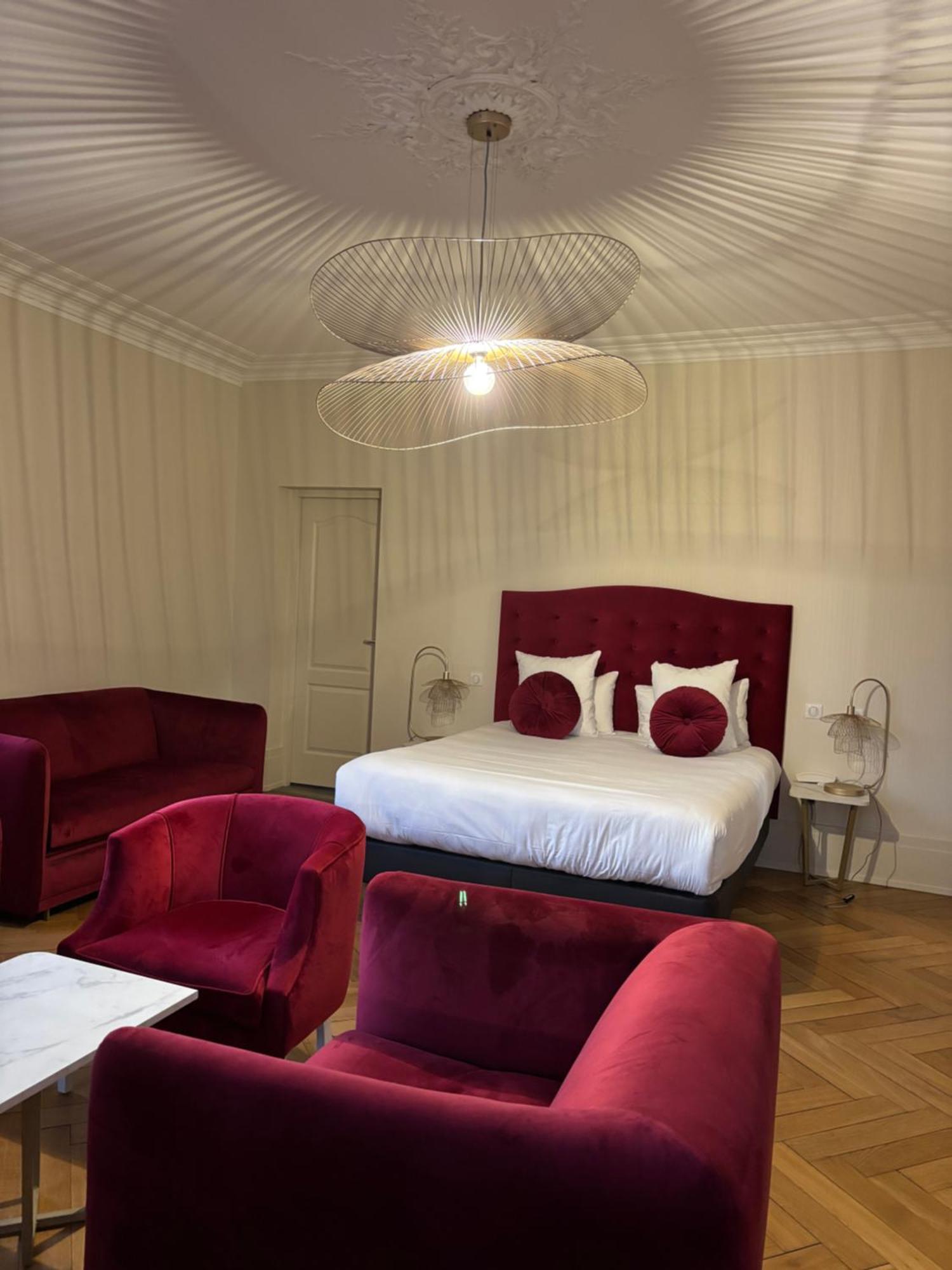 Logis Hotel Du Parc Pont-a-Mousson Bagian luar foto